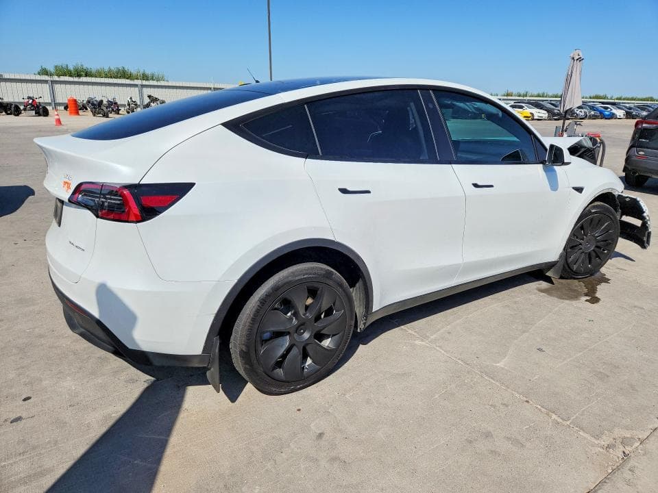 2023 TESLA MODEL Y 3