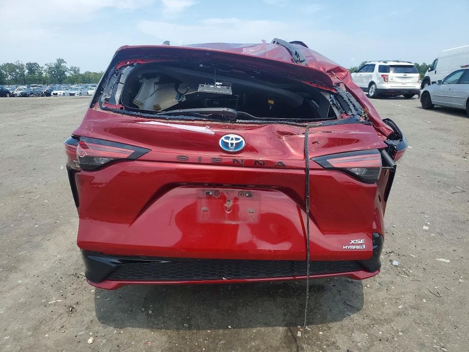 2022 TOYOTA SIENNA XSE 6