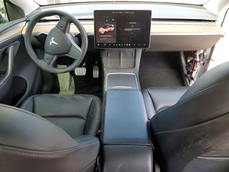 2023 TESLA MODEL Y 8