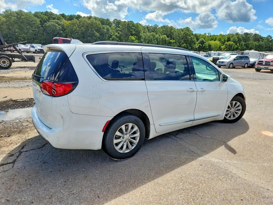 2017 CHRYSLER PACIFICA TOURING L 3