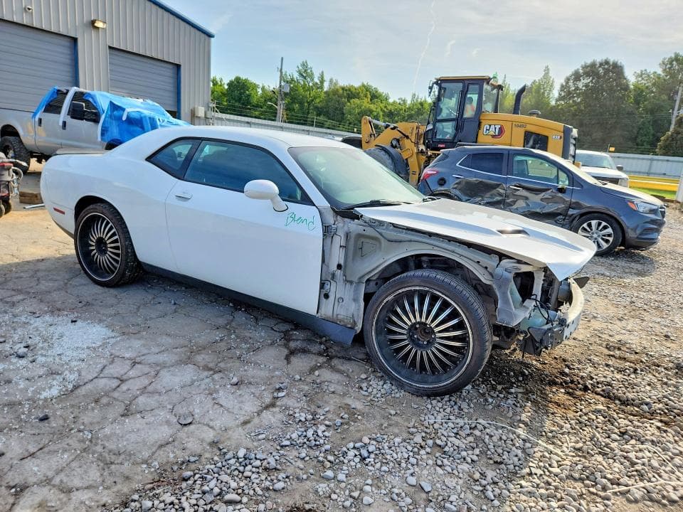 2017 DODGE CHALLENGER SXT 4