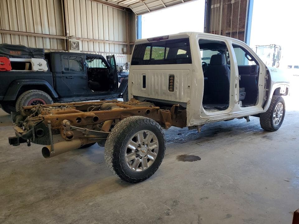 2024 CHEVROLET SILVERADO K2500 HIGH COUNTRY 3
