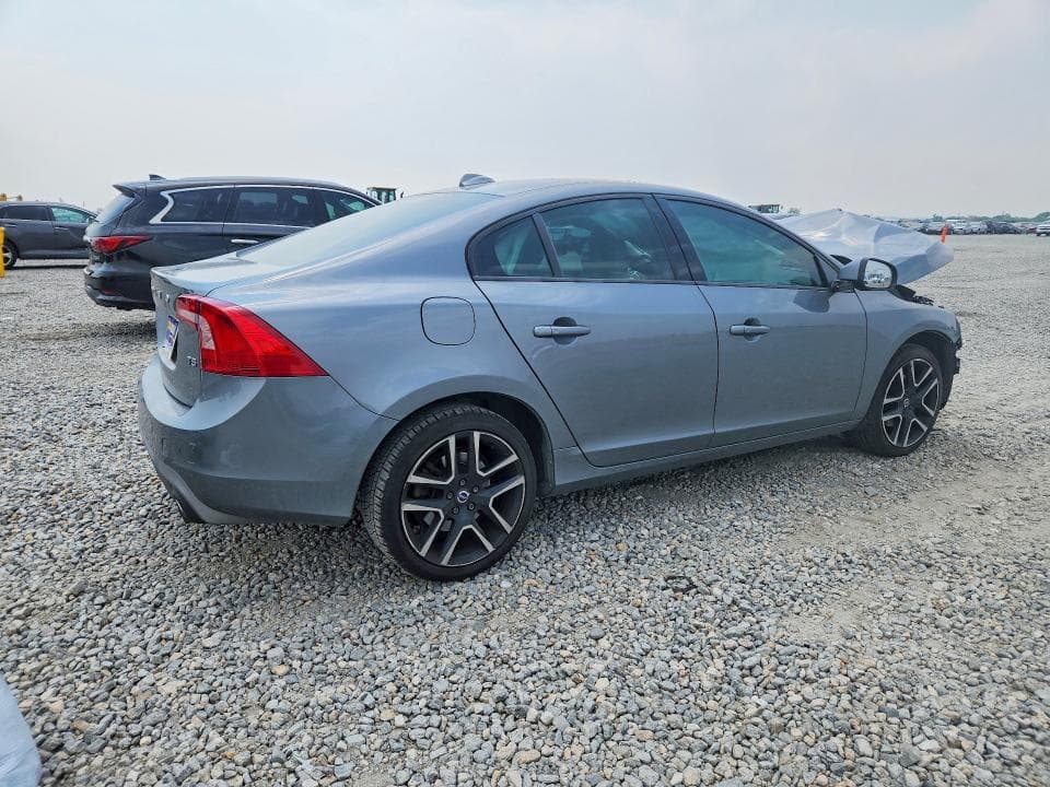 2017 VOLVO S60 3
