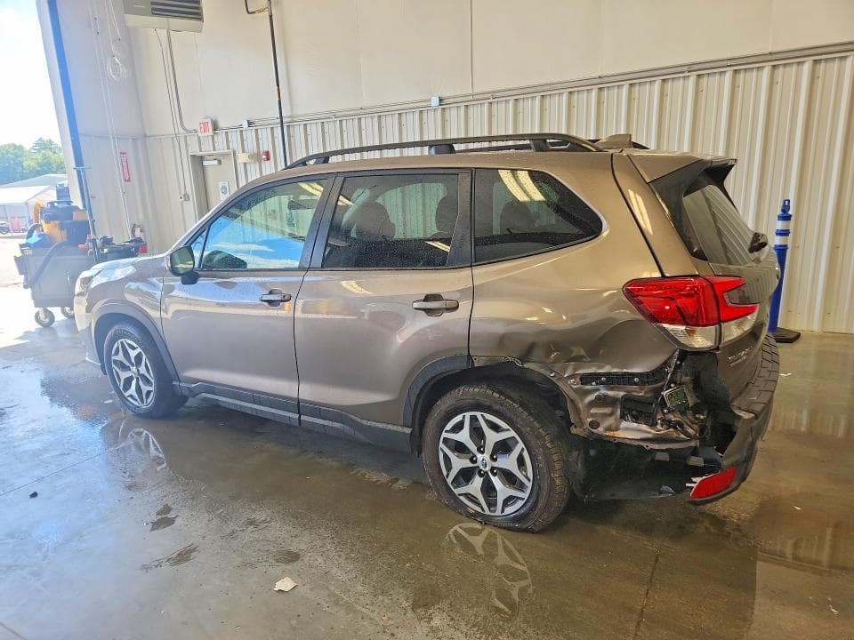 2023 SUBARU FORESTER PREMIUM 2