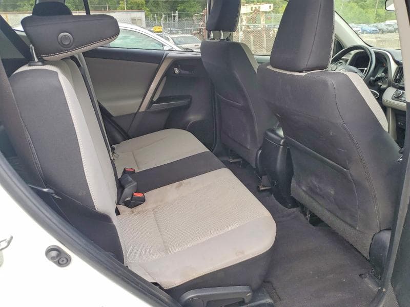 2017 TOYOTA RAV4 XLE 11