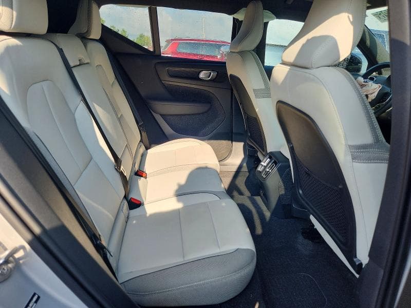 2025 VOLVO EX40 CORE 10