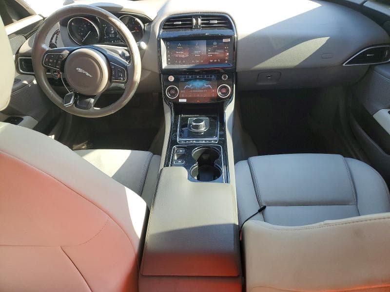 2017 JAGUAR XE 8