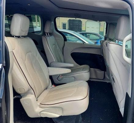 2017 CHRYSLER PACIFICA LIMITED 11