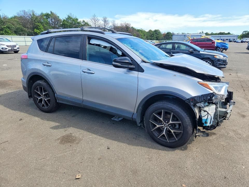 2018 TOYOTA RAV4 SE 4