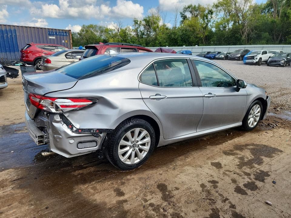 2019 TOYOTA CAMRY LE 3