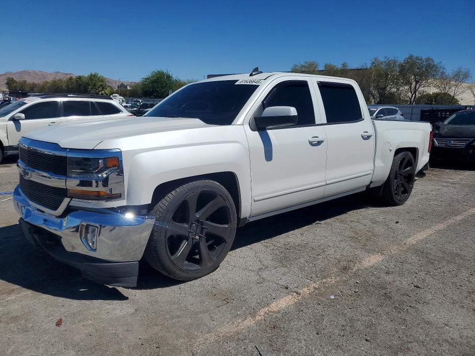2018 CHEVROLET SILVERADO C1500 LT - 1