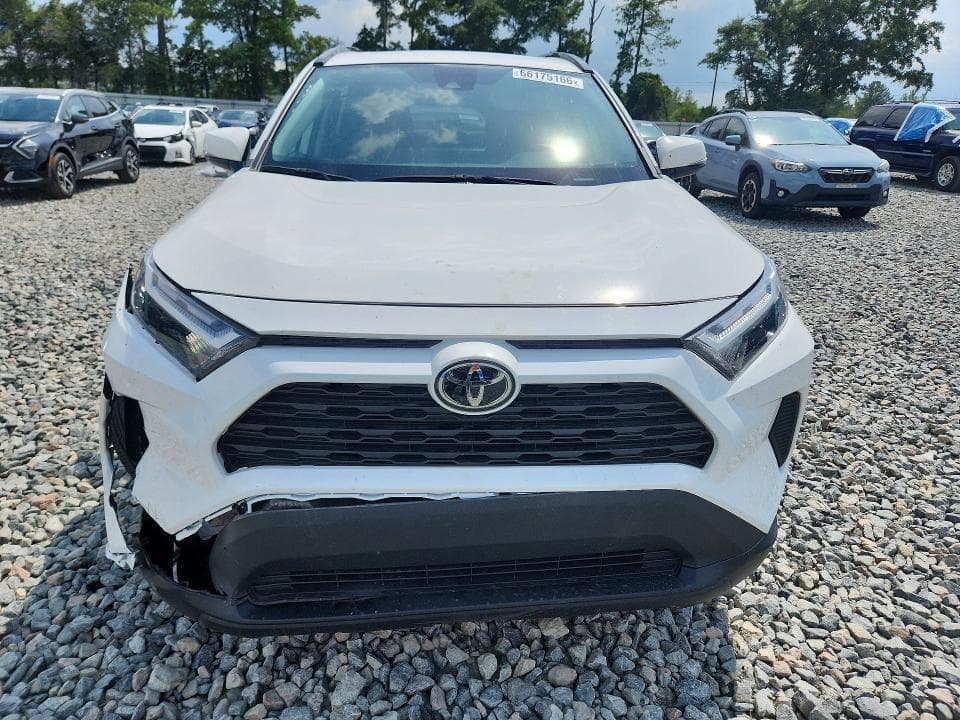 2023 TOYOTA RAV4 XLE 5