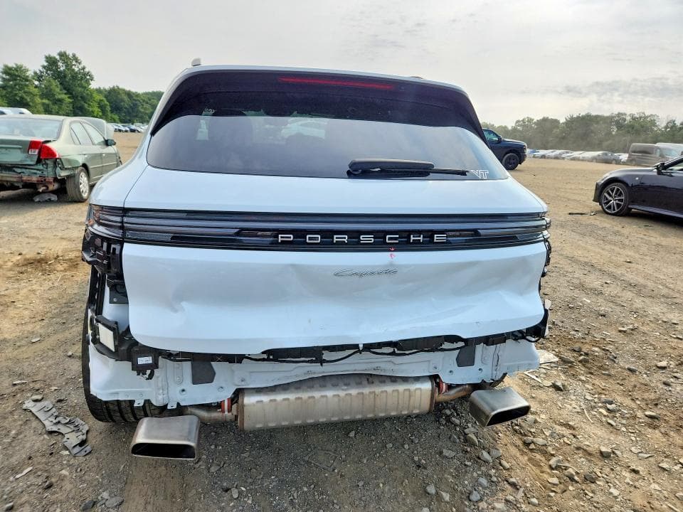 2024 PORSCHE CAYENNE 6