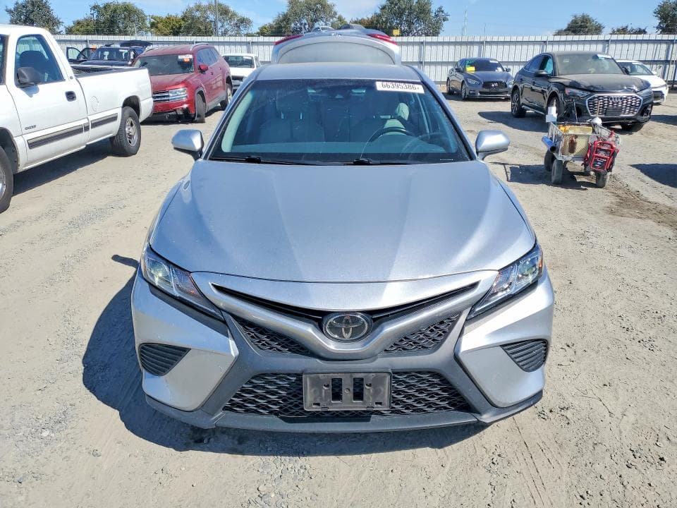 2018 TOYOTA CAMRY SE 5
