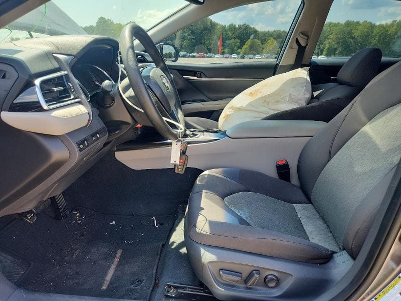 2018 TOYOTA CAMRY LE 7