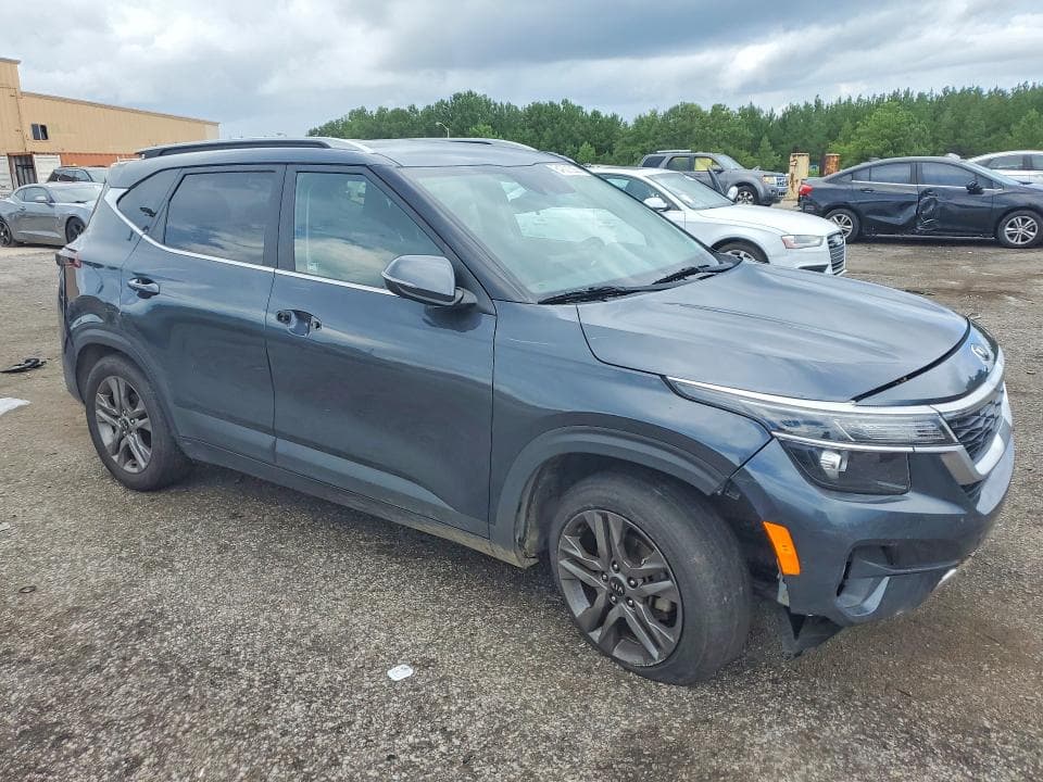 2021 KIA SELTOS S 4