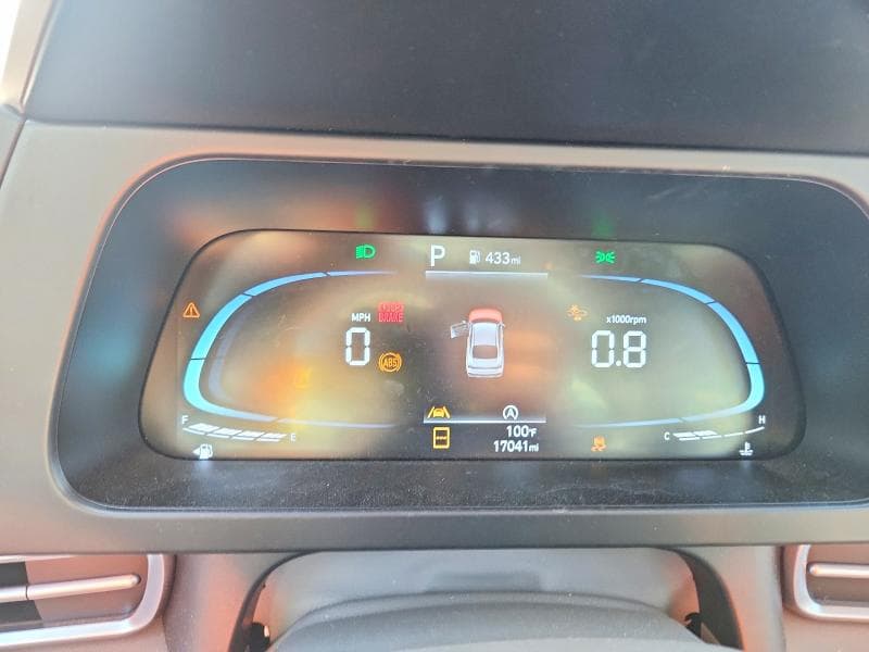 2024 HYUNDAI ELANTRA SE 9