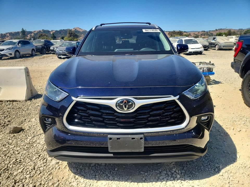 2022 TOYOTA HIGHLANDER XLE 5