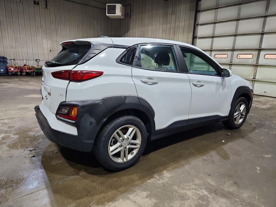 2021 HYUNDAI KONA SE 3