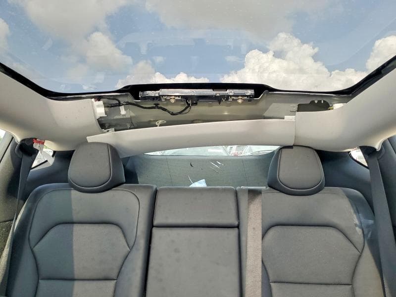 2026 TESLA MODEL Y 10