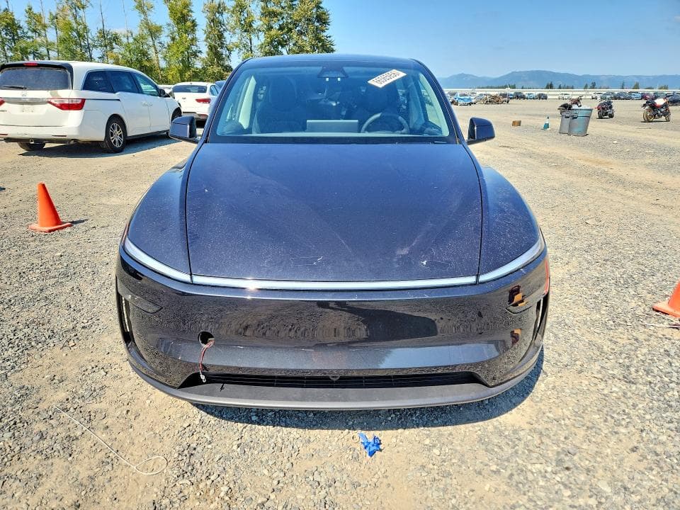 2026 TESLA MODEL Y 5