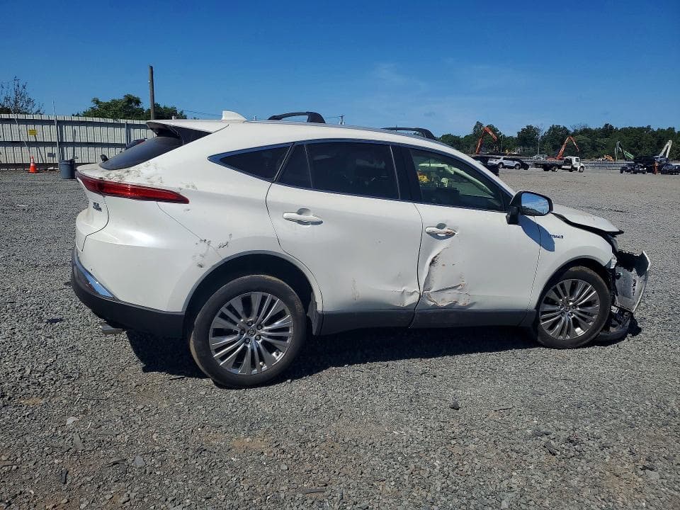 2021 TOYOTA VENZA XLE 3