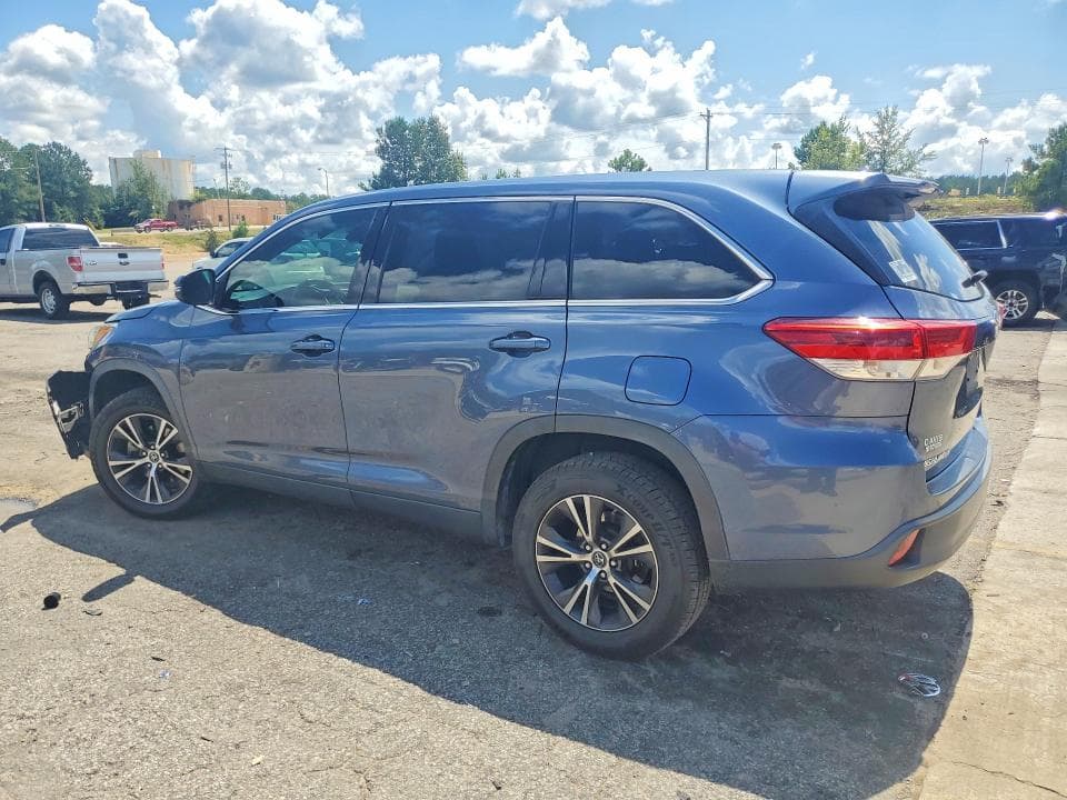 2019 TOYOTA HIGHLANDER LE 2
