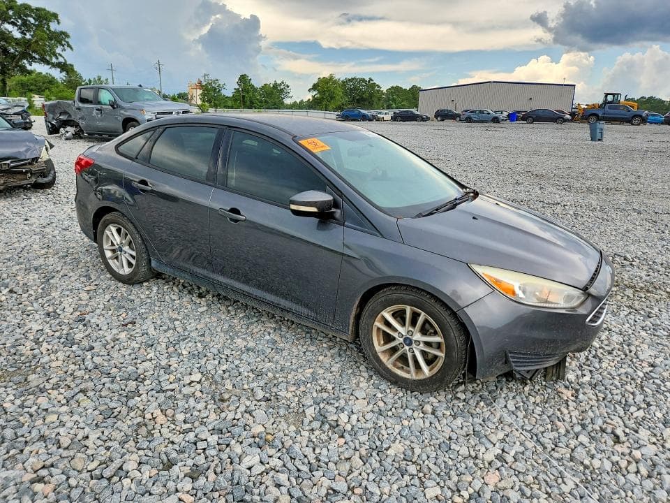 2017 FORD FOCUS SE 4