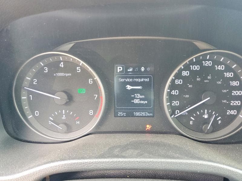 2017 HYUNDAI ELANTRA SE 9
