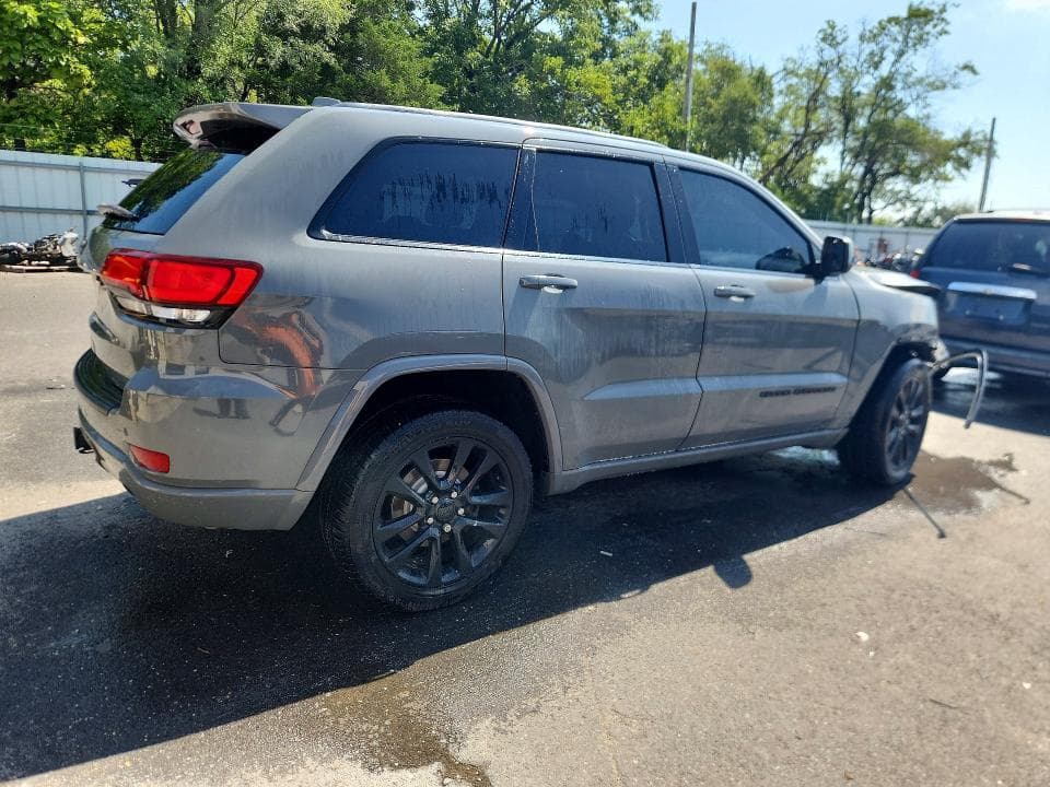 2020 JEEP GRAND CHEROKEE LAREDO 3