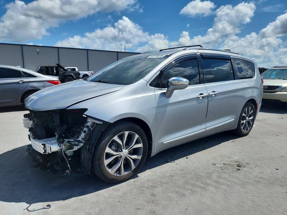 2017 CHRYSLER PACIFICA LIMITED - 1