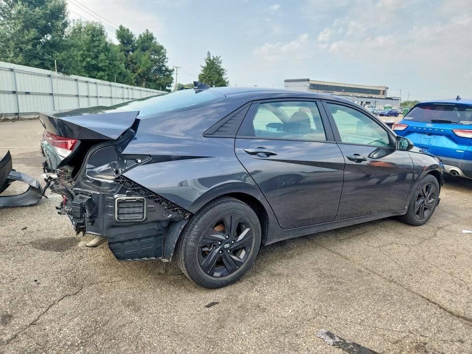 2021 HYUNDAI ELANTRA SEL 3