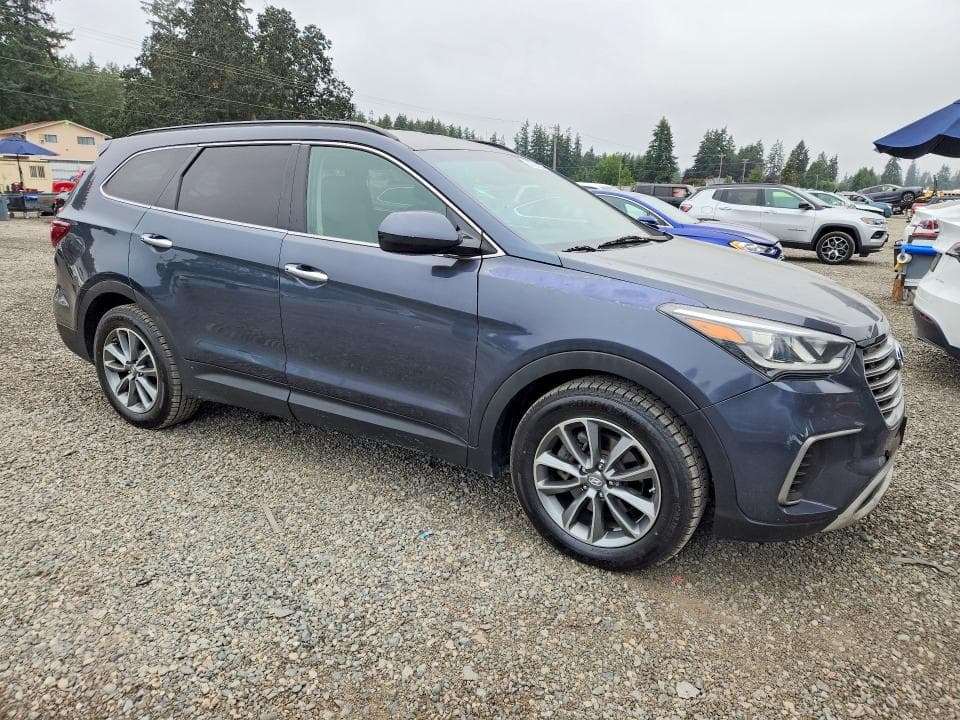 2017 HYUNDAI SANTA FE SE 4