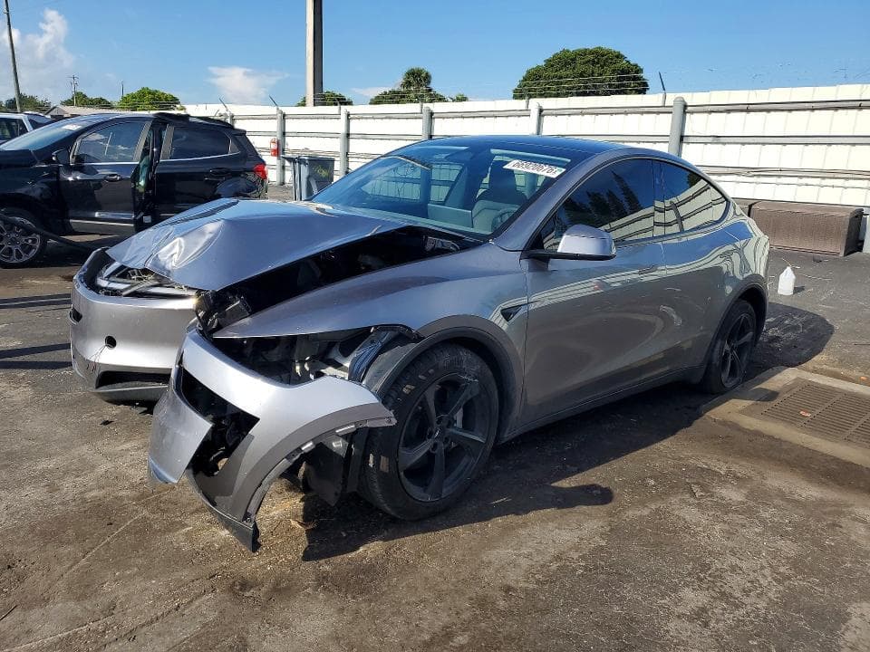2026 TESLA MODEL Y