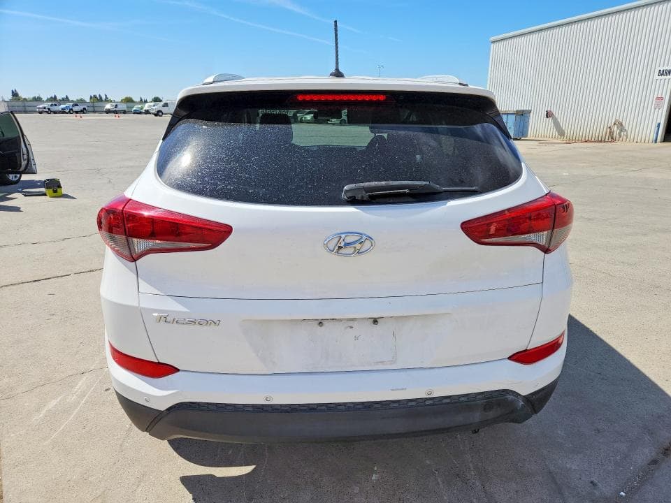 2017 HYUNDAI TUCSON SE 6