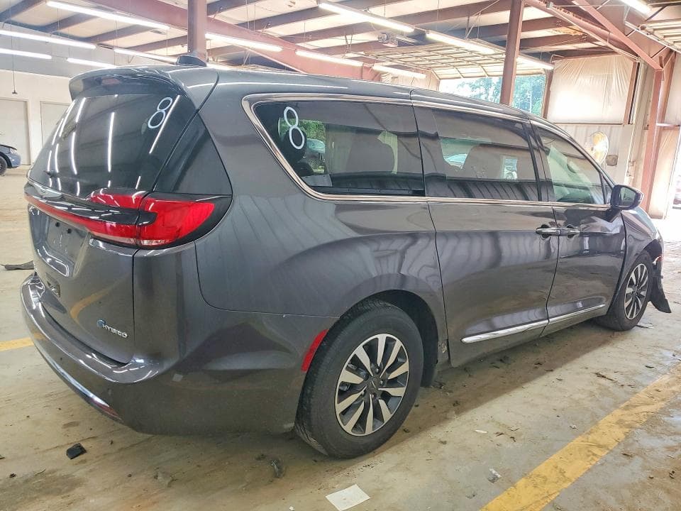 2023 CHRYSLER PACIFICA HYBRID LIMITED 3