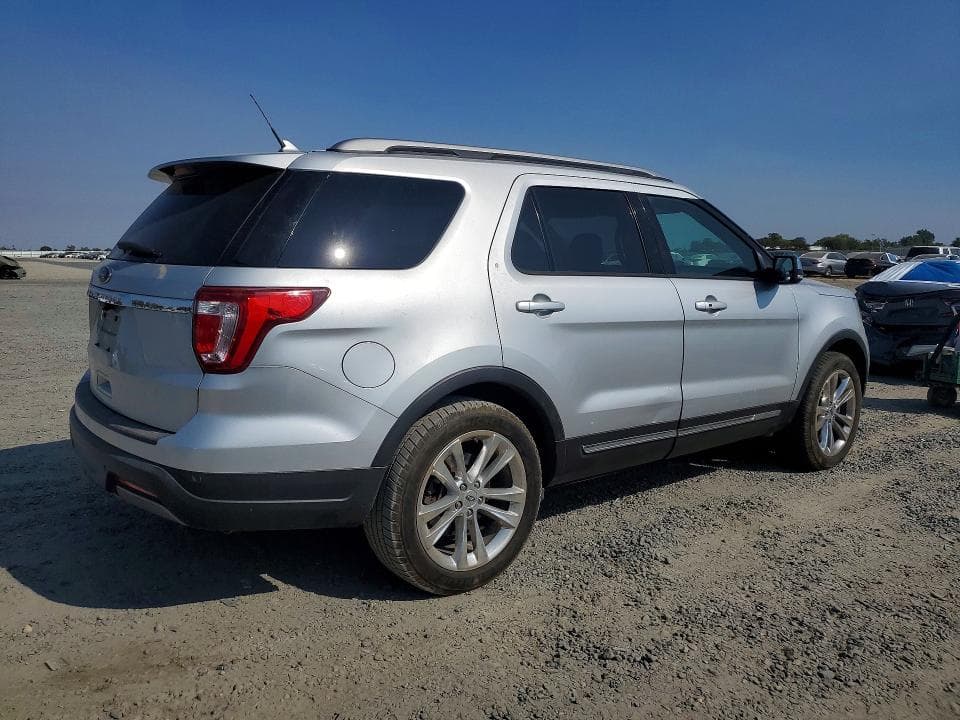 2019 FORD EXPLORER XLT 3