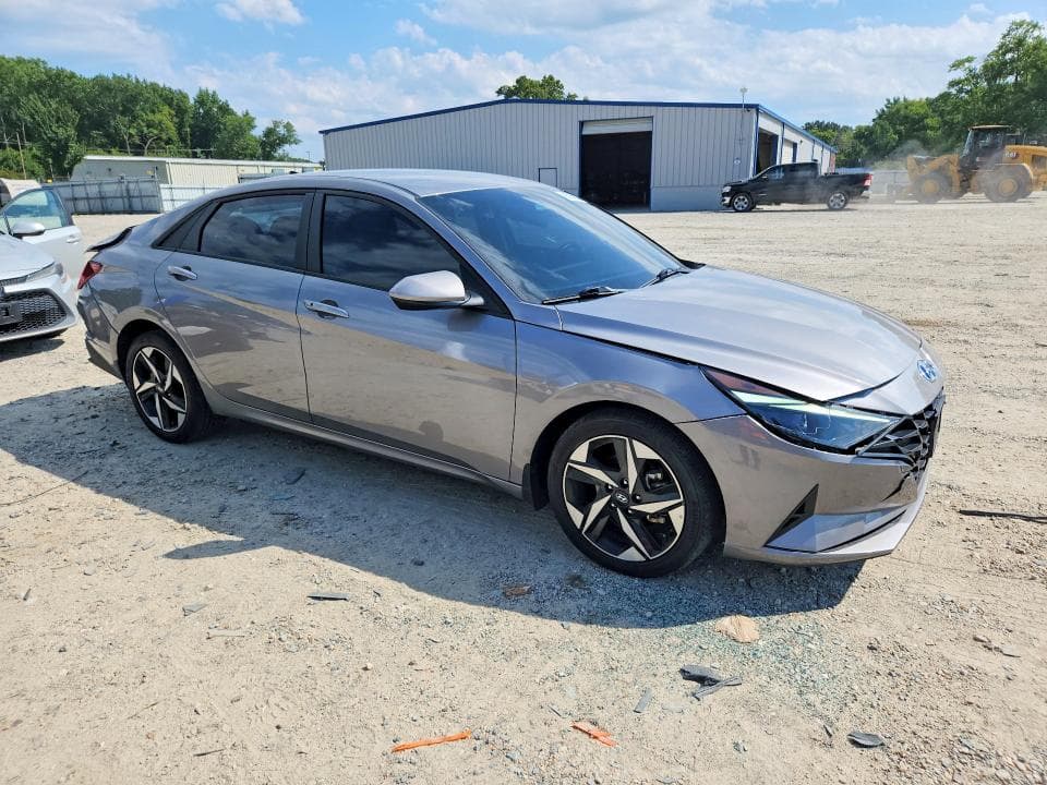 2023 HYUNDAI ELANTRA SEL 4