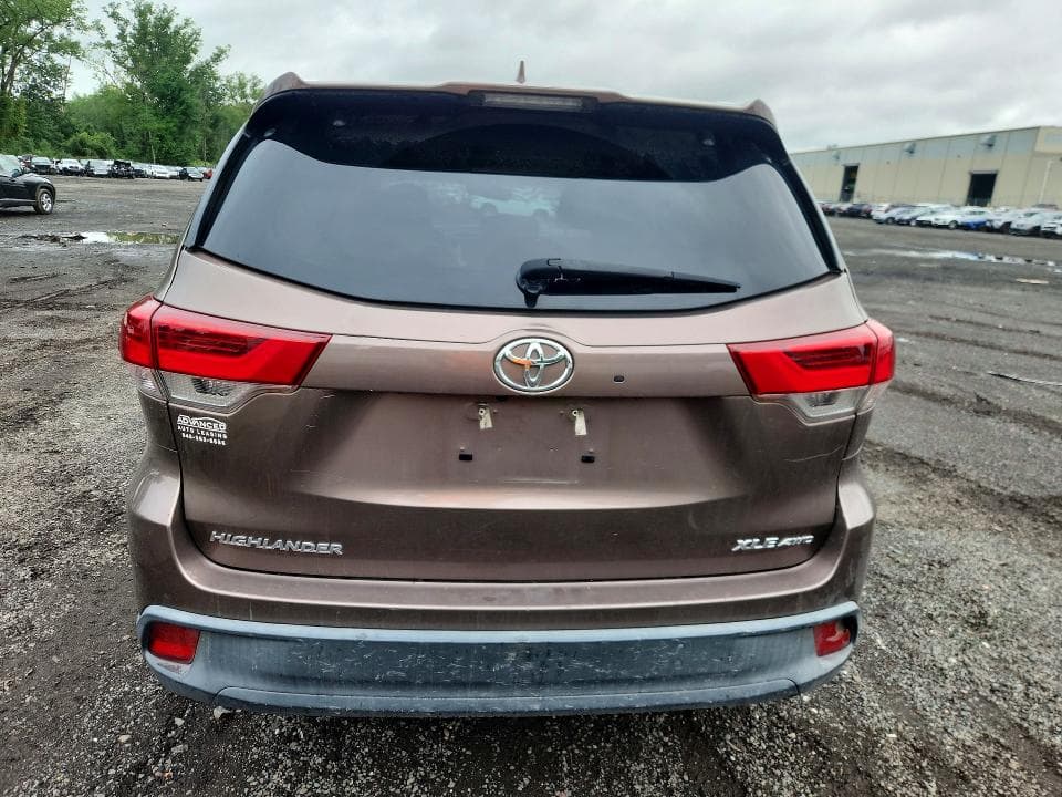 2018 TOYOTA HIGHLANDER XLE 6