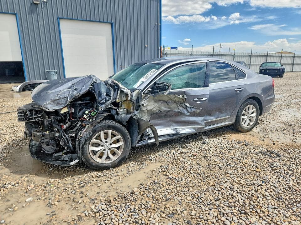 2017 VOLKSWAGEN PASSAT S - 1