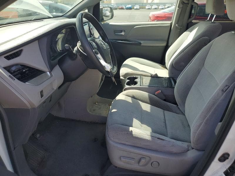 2019 TOYOTA SIENNA LE 7