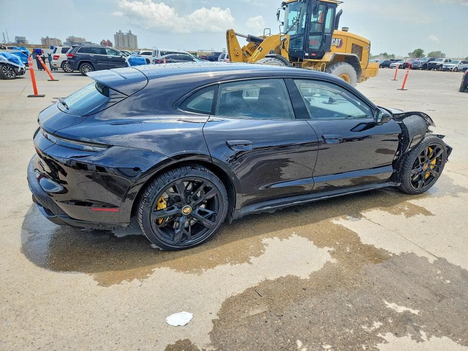 2024 PORSCHE TAYCAN 3