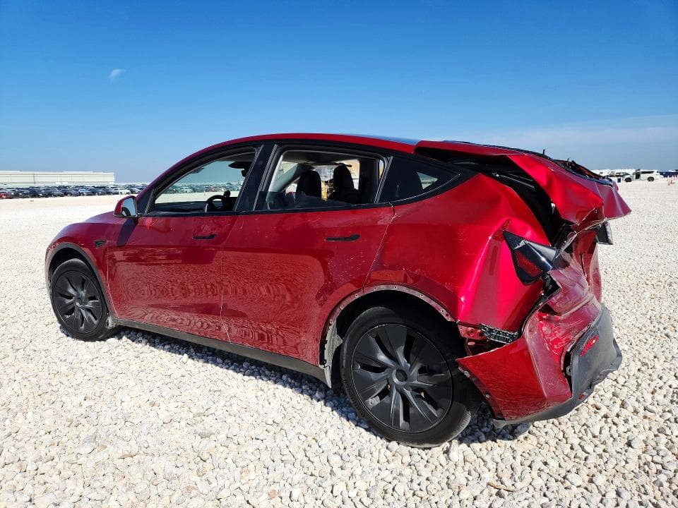 2024 TESLA MODEL Y 2