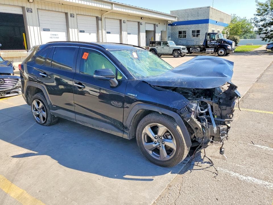 2019 TOYOTA RAV4 LIMITED 4