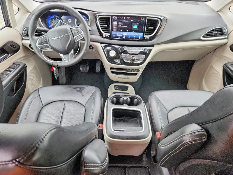 2024 CHRYSLER PACIFICA TOURING L 8