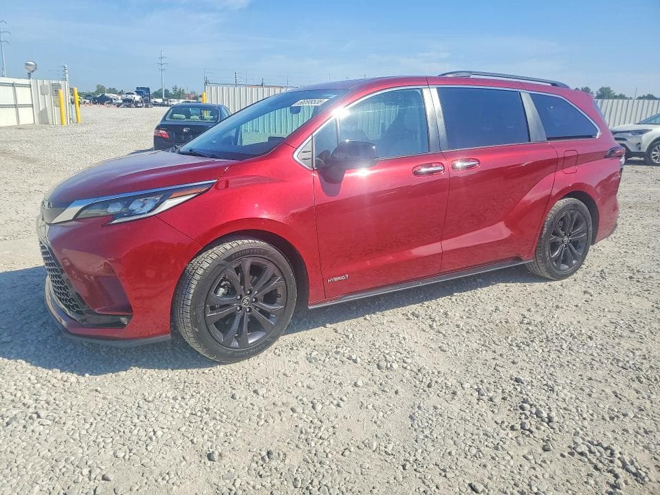 2021 TOYOTA SIENNA XSE - 1