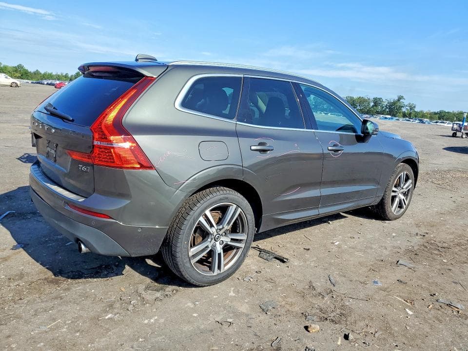 2018 VOLVO XC60 T6 3