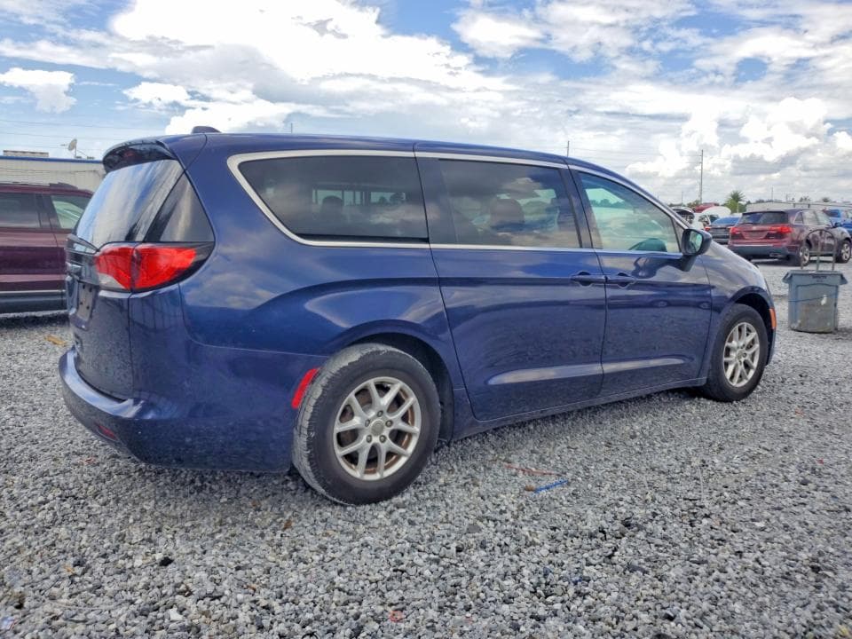 2017 CHRYSLER PACIFICA TOURING 3