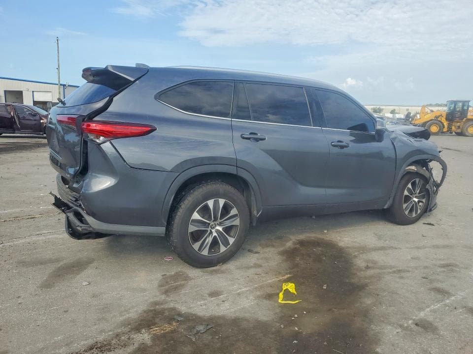 2020 TOYOTA HIGHLANDER XLE 3