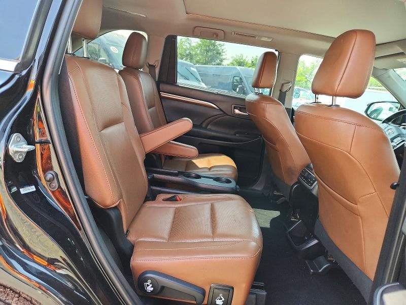 2019 TOYOTA HIGHLANDER LIMITED 11